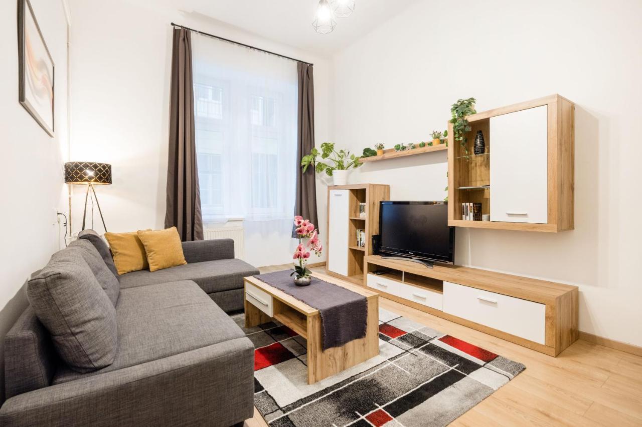 Izabella Apartment Budapest Exterior photo